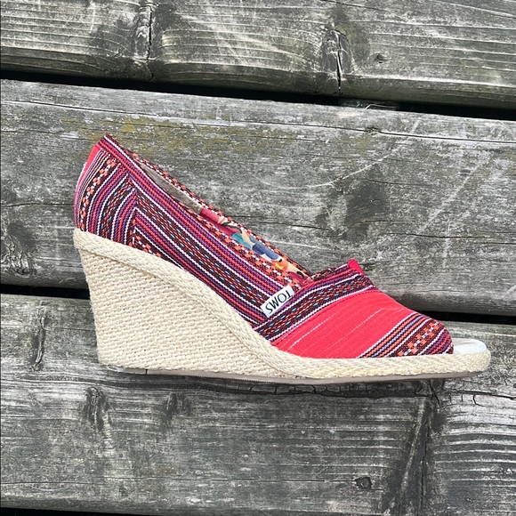 Toms Red Espadrilles Casual Comfort - Picture 1 of 10